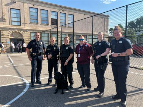 Denver Police therapy dog helps with 1st-day jitters at Morey Middle School